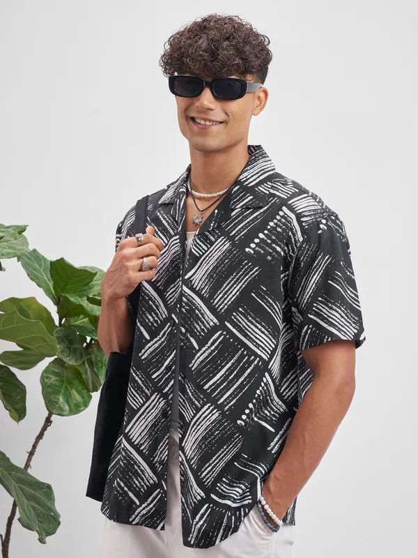 Highlander Men Black Printed Relaxed Fit Casual Shirt