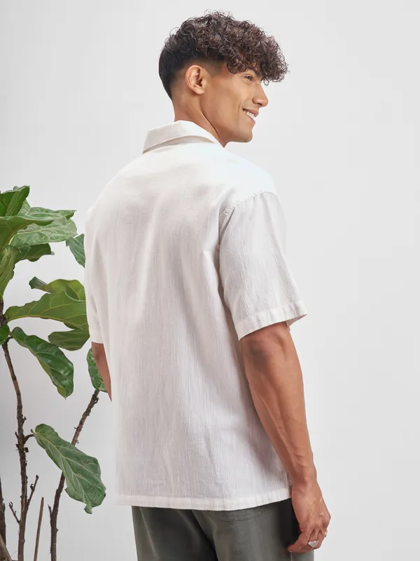 Highlander Men White Self Design Oversized Fit Casual Shirt