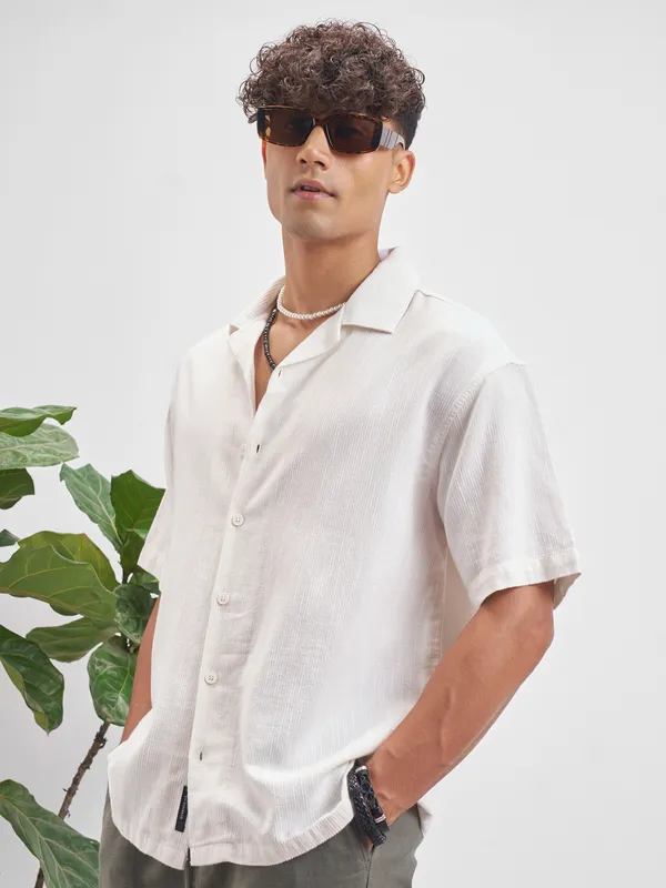 Highlander Men White Self Design Oversized Fit Casual Shirt