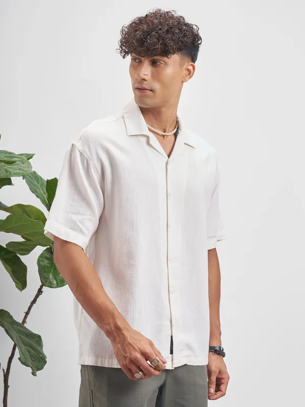 Highlander Men White Self Design Oversized Fit Casual Shirt