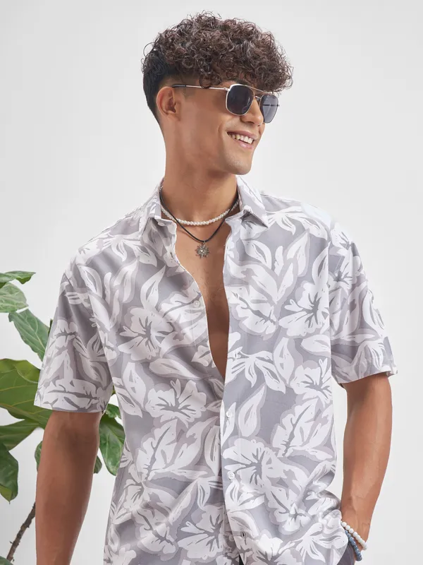 Highlander Men Grey Printed Relaxed Fit Casual Shirt
