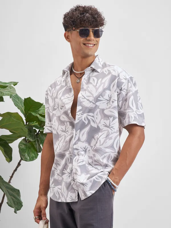 Highlander Men Grey Printed Relaxed Fit Casual Shirt