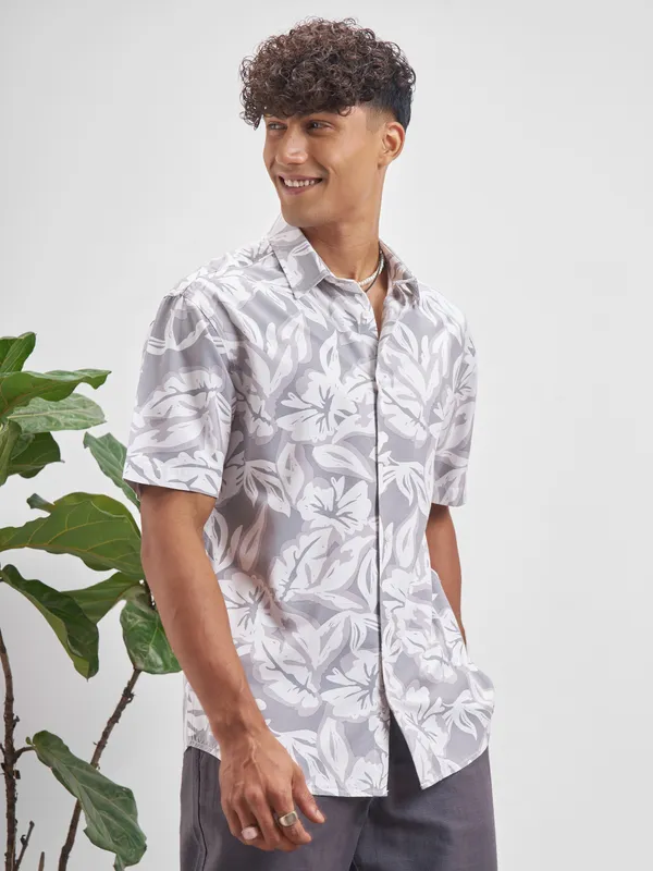 Highlander Men Grey Printed Relaxed Fit Casual Shirt