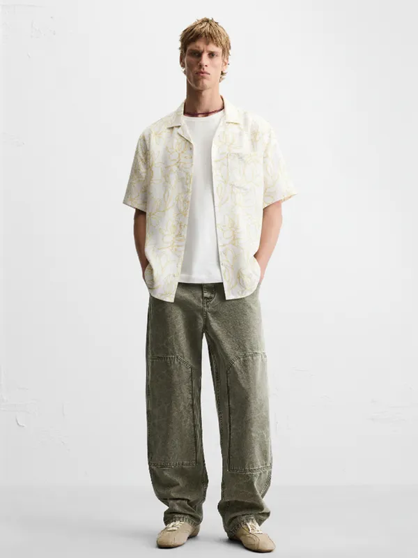 Highlander Men White Printed Relaxed Fit Casual Shirt