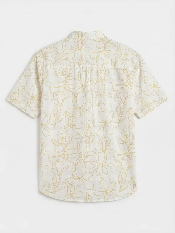 Highlander Men White Printed Relaxed Fit Casual Shirt