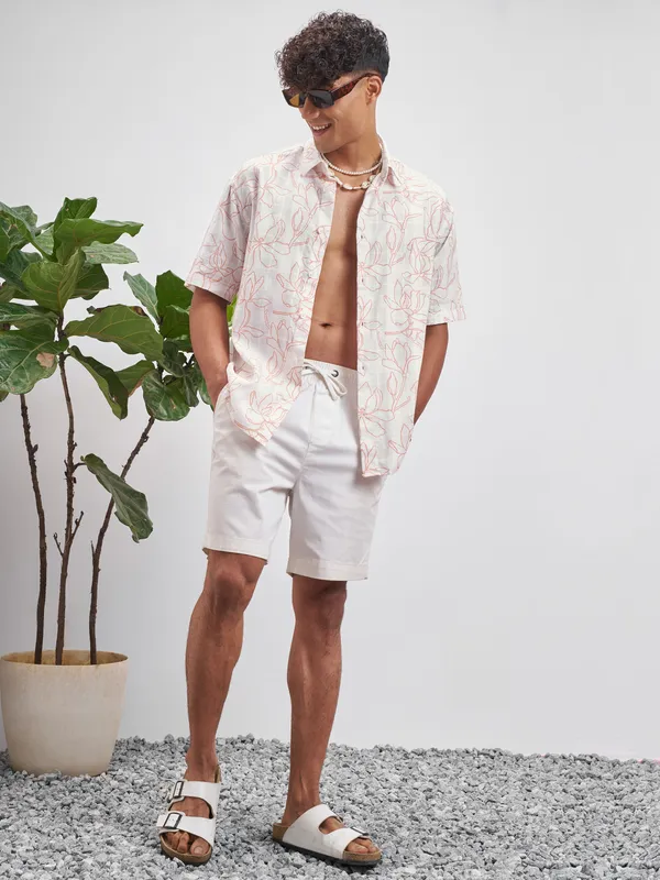 Highlander Men White Printed Relaxed Fit Casual Shirt