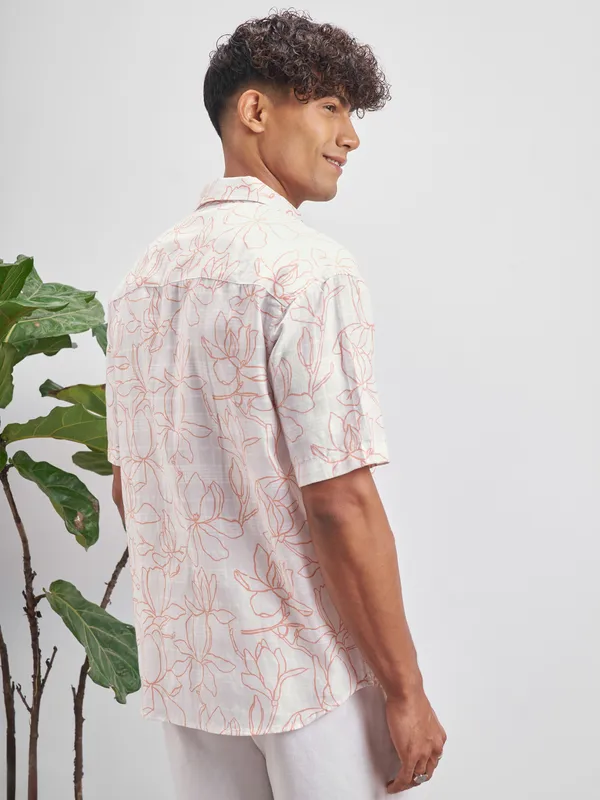 Highlander Men White Printed Relaxed Fit Casual Shirt