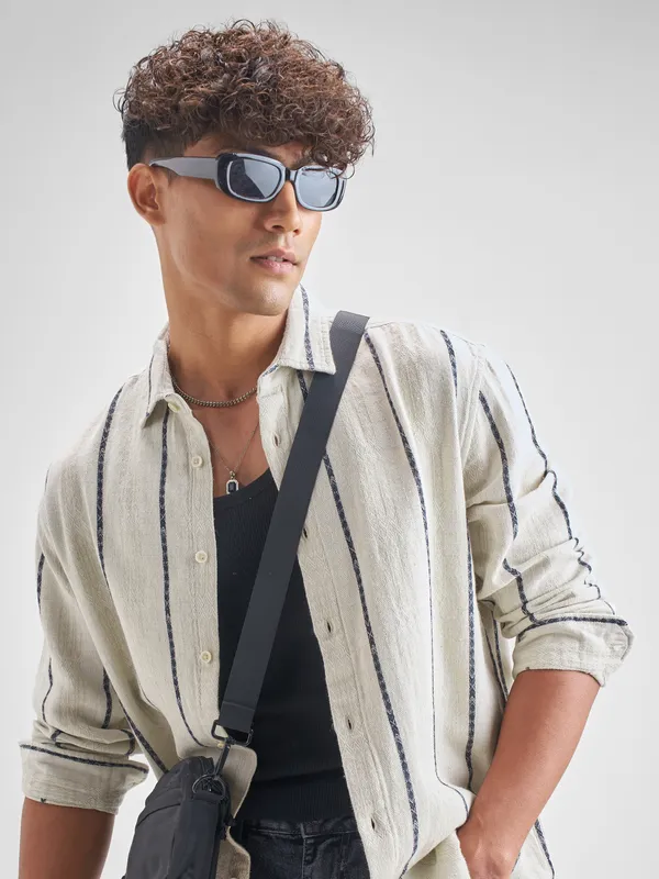 Highlander Men Off White Striped Relaxed Fit Casual Shirt