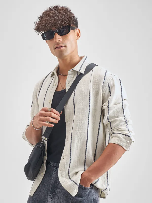 Highlander Men Off White Striped Relaxed Fit Casual Shirt