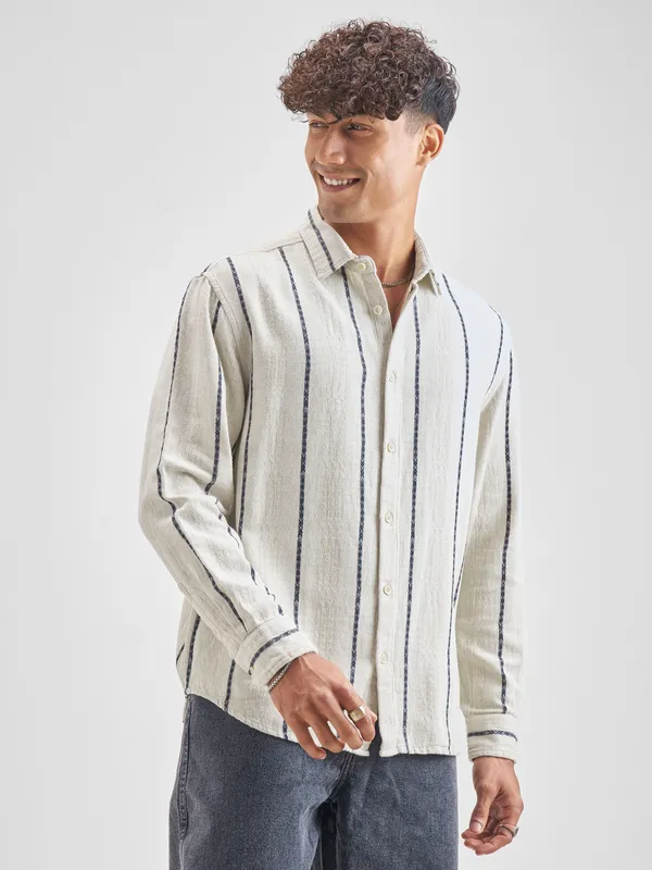 Highlander Men Off White Striped Relaxed Fit Casual Shirt
