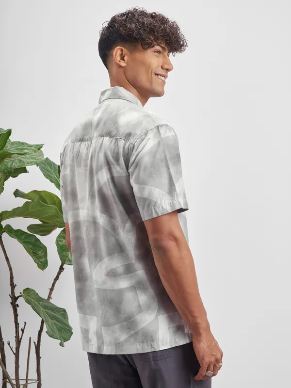 Highlander Men Grey Printed Relaxed Fit Casual Shirt