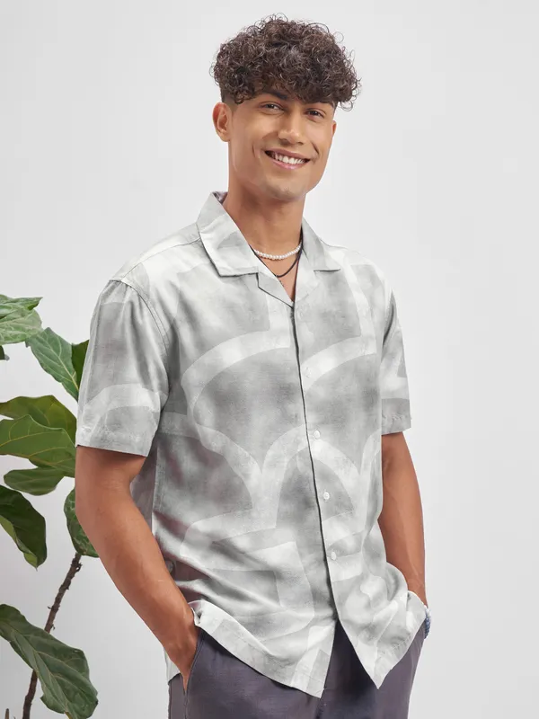 Highlander Men Grey Printed Relaxed Fit Casual Shirt