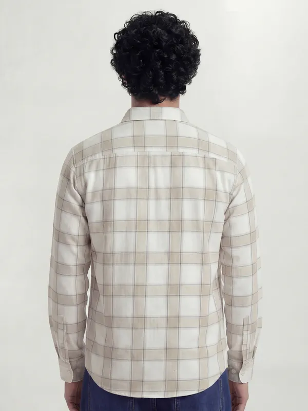 Highlander Men Off White Checked Relaxed Fit Casual Shirt