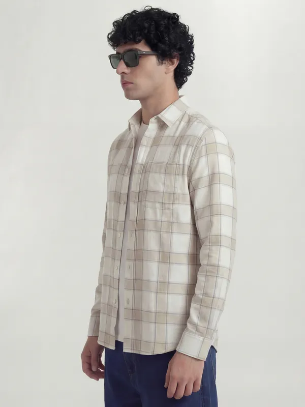 Highlander Men Off White Checked Relaxed Fit Casual Shirt