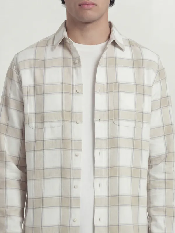 Highlander Men Off White Checked Relaxed Fit Casual Shirt