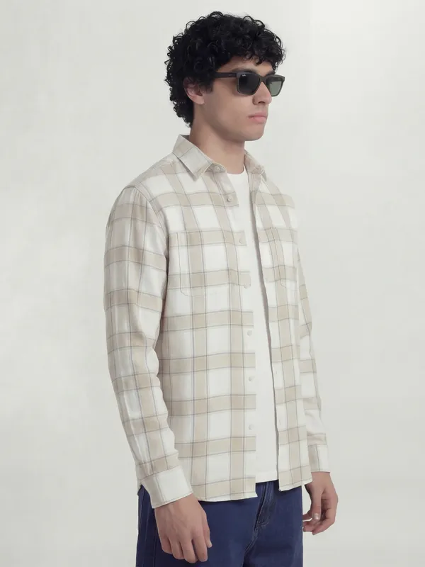 Highlander Men Off White Checked Relaxed Fit Casual Shirt