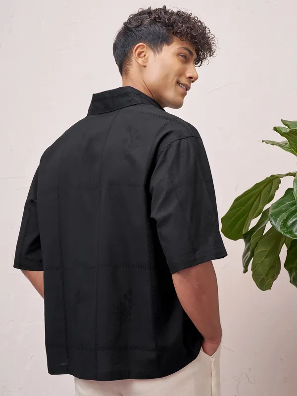 Highlander Men Black Self Design Boxy Fit Casual Shirt