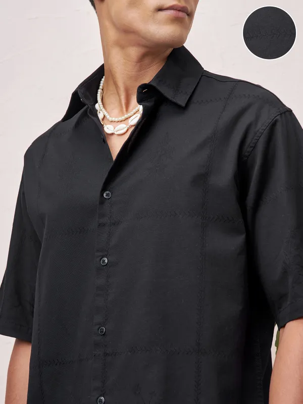 Highlander Men Black Self Design Boxy Fit Casual Shirt