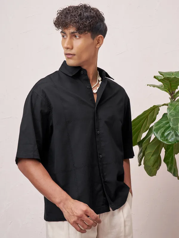 Highlander Men Black Self Design Boxy Fit Casual Shirt