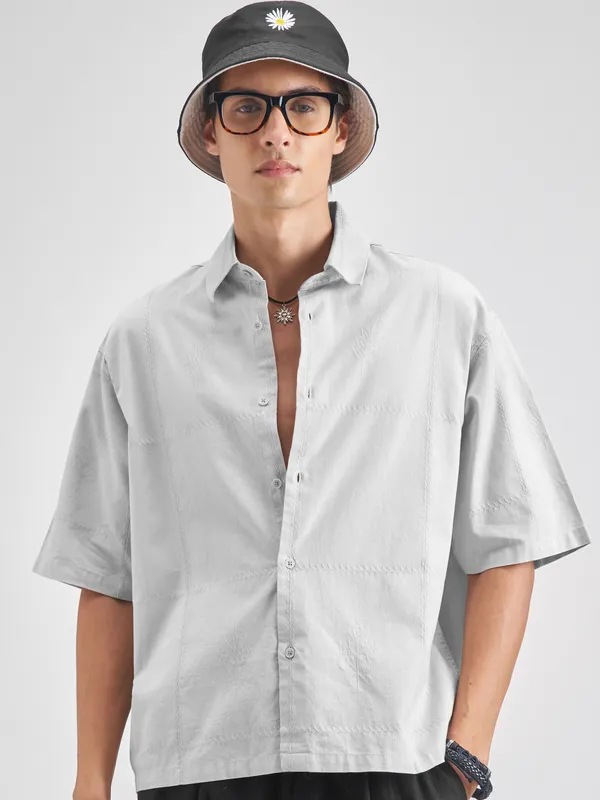 Highlander Men Grey Solid Boxy Fit Casual shirt