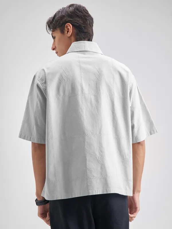 Highlander Men Grey Solid Boxy Fit Casual shirt