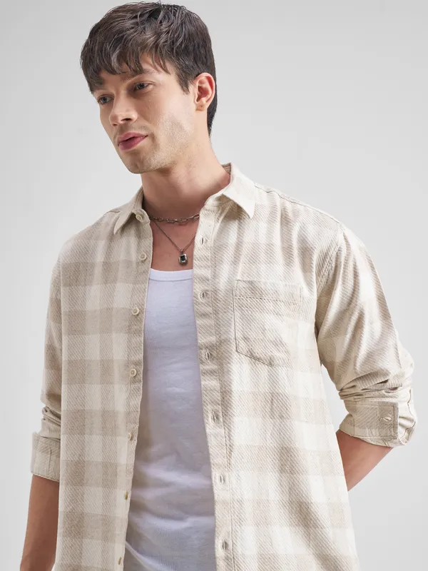Highlander Men Beige Checked Relaxed Fit Casual Shirt