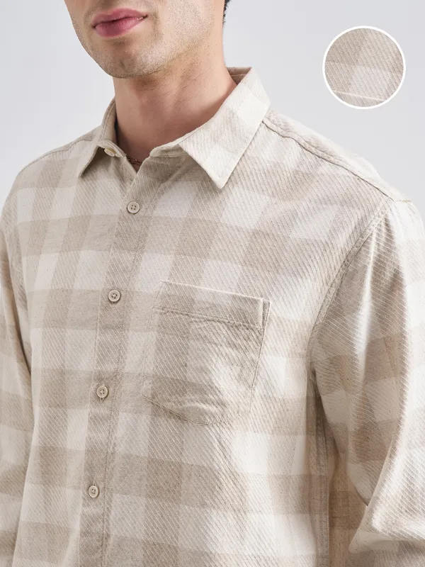 Highlander Men Beige Checked Relaxed Fit Casual Shirt