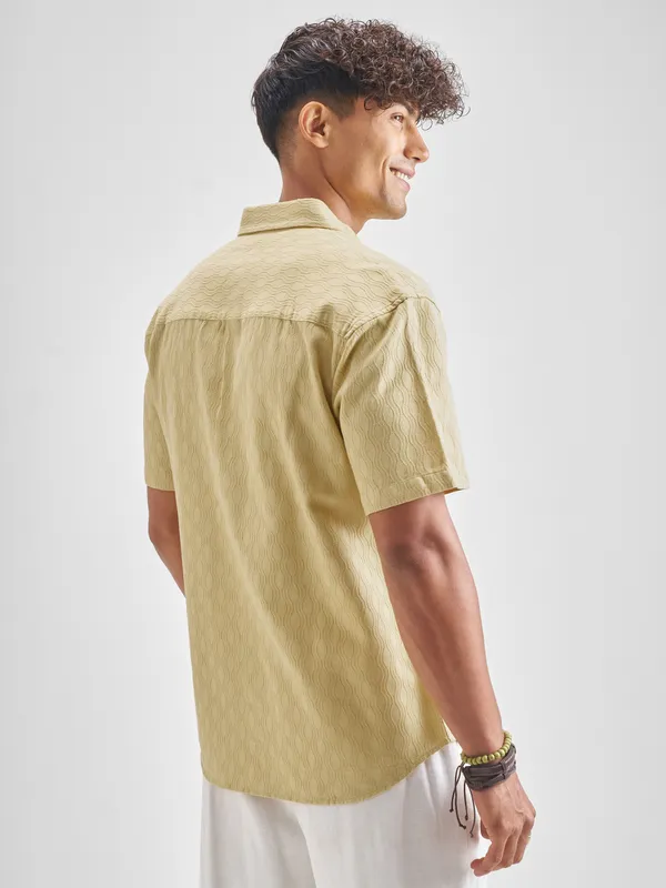 Highlander Men Yellow Self Desgin Relaxed Fit Casual Shirt