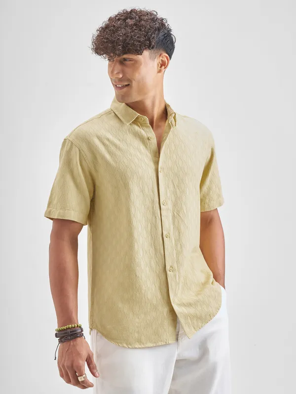 Highlander Men Yellow Self Desgin Relaxed Fit Casual Shirt