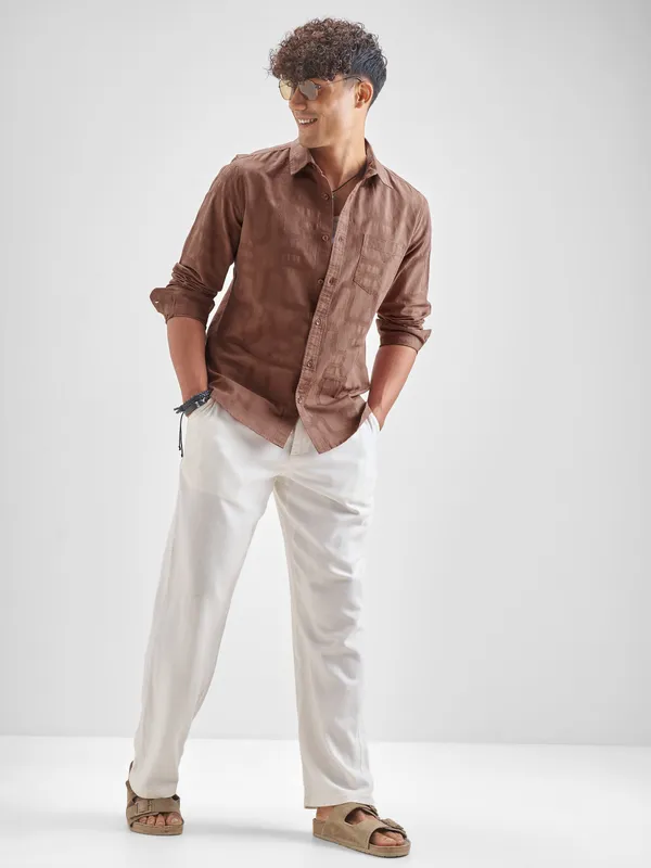 Highlander Men Brown Self Desgin Slim Fit Casual Shirt