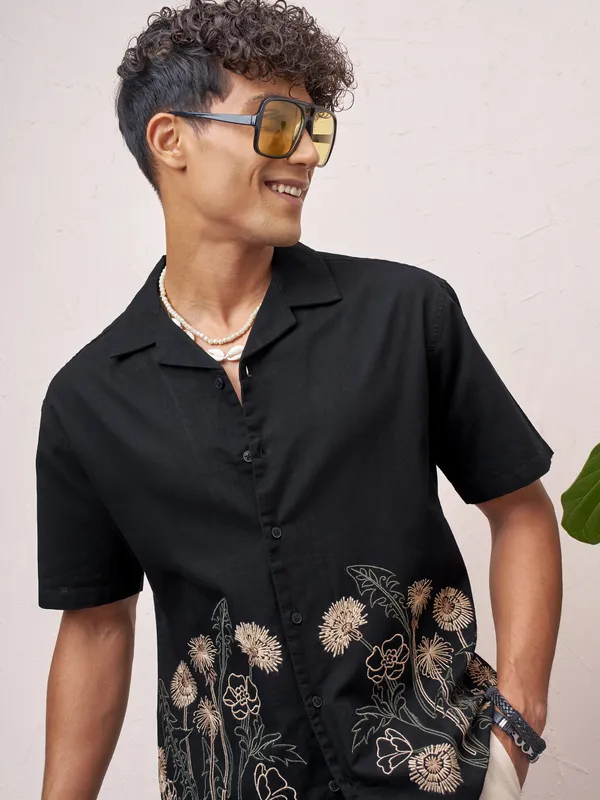 Men Relaxed Fit Casual Shirt