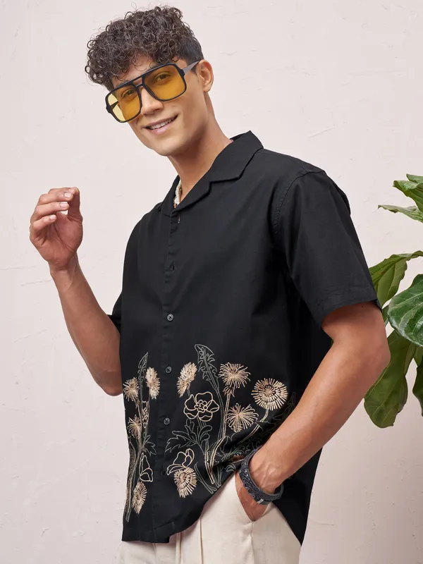 Men Relaxed Fit Casual Shirt