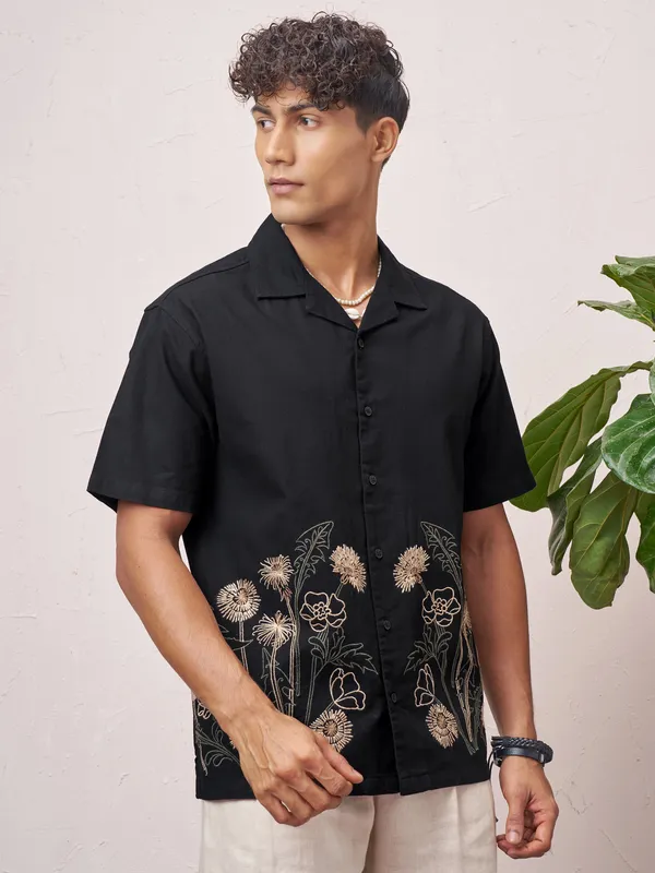 Men Relaxed Fit Casual Shirt