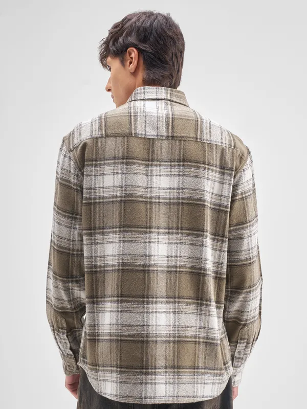 Highlander Men Beige Checked Relaxed Fit Casual Shirt