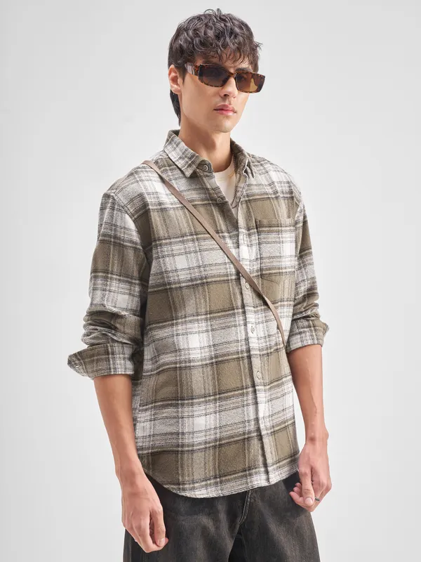 Highlander Men Beige Checked Relaxed Fit Casual Shirt