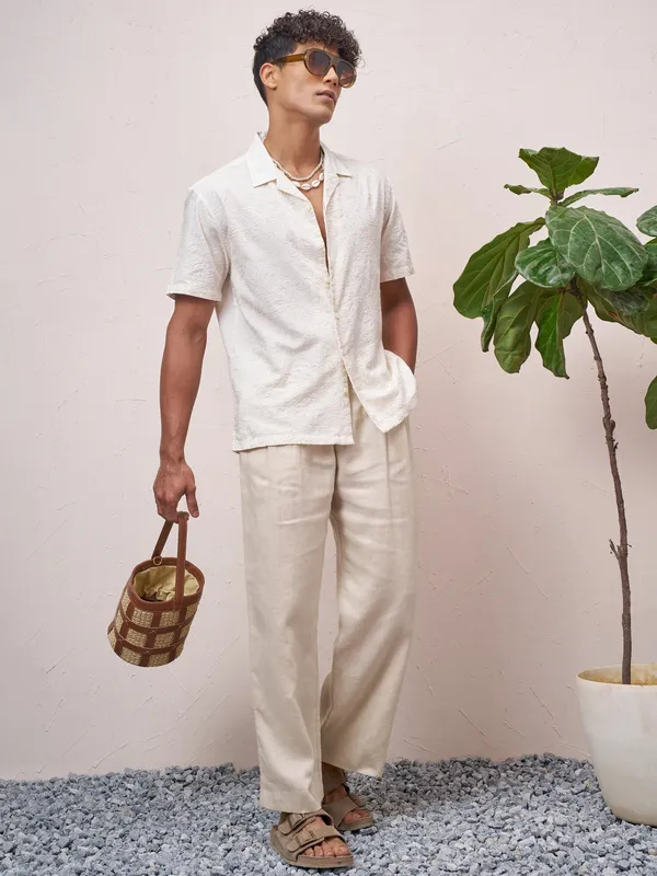 Highlander Men Cream Self Design Relaxed Fit Casual Shirt