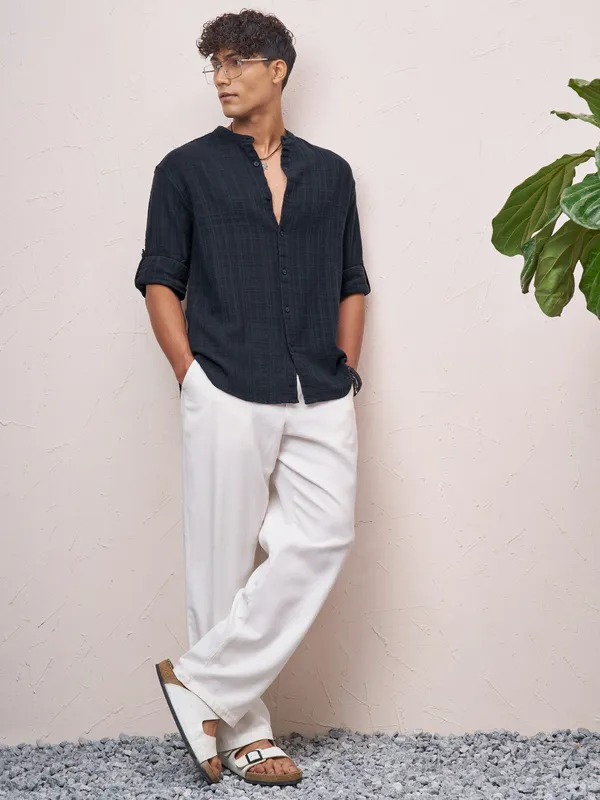 Highlander Men Navy Blue Checked Relaxed Fit Casual Shirt