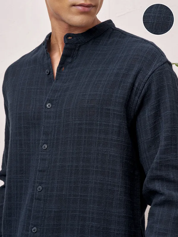 Highlander Men Navy Blue Checked Relaxed Fit Casual Shirt