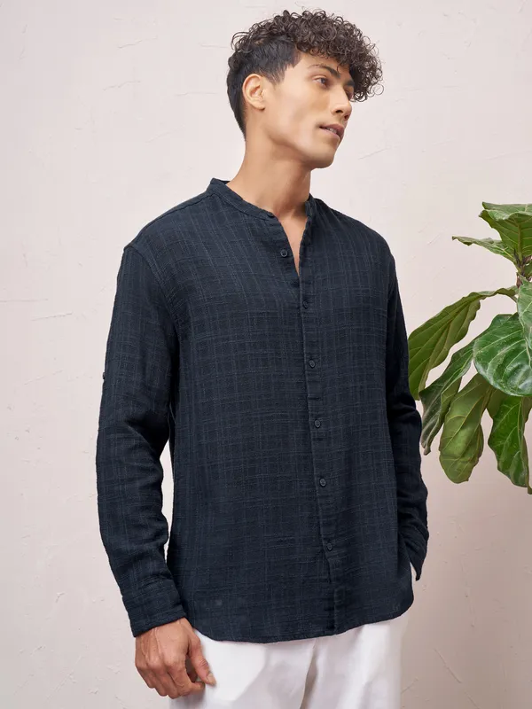 Highlander Men Navy Blue Checked Relaxed Fit Casual Shirt