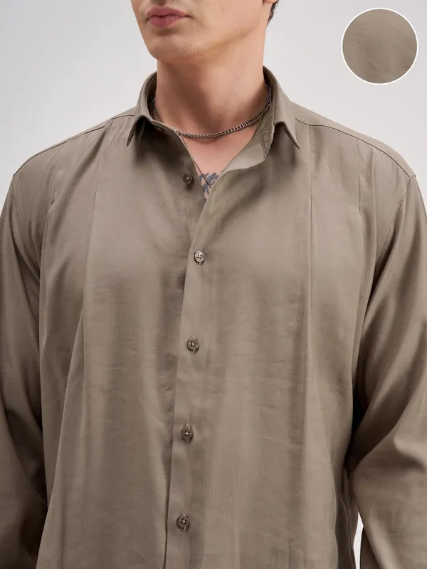 Highlander Men Khaki Solid Regular Fit Casual Shirt