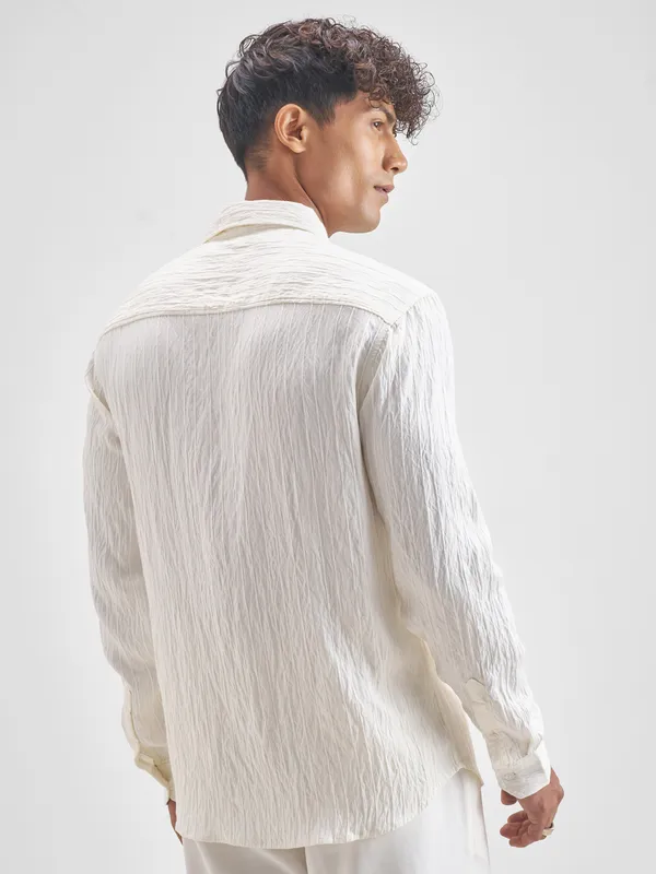 Highlander Men Cream Self Design Relaxed Fit Casual Shirt