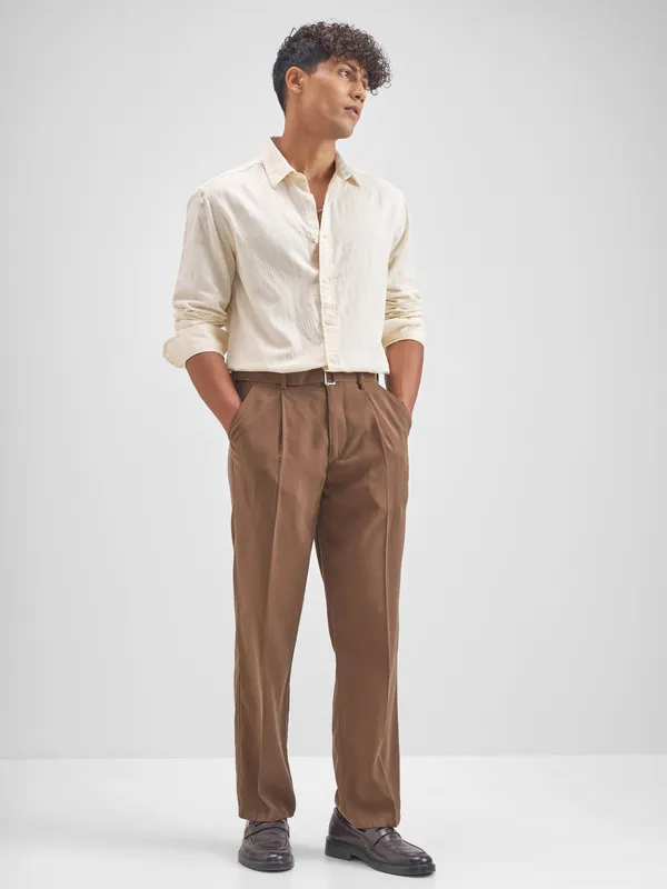 Highlander Men Cream Self Design Relaxed Fit Casual Shirt