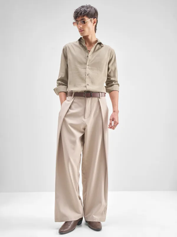 Highlander Men Tan Solid Slim Fit Casual Shirt