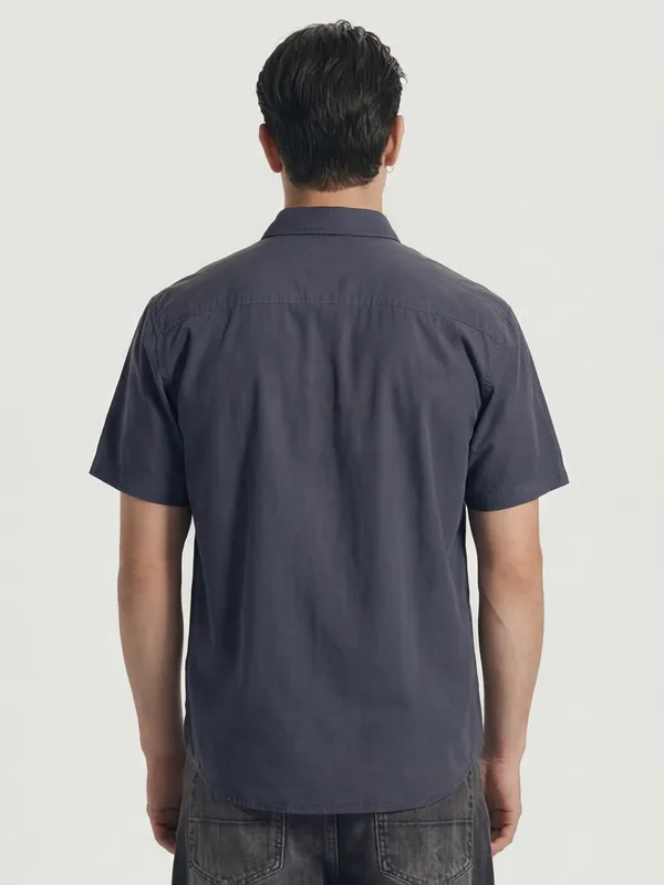 Highlander Men Blue Solid Relaxed Fit Casual Shirt