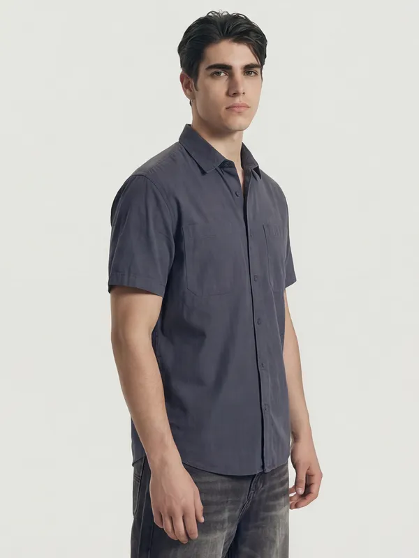Highlander Men Blue Solid Relaxed Fit Casual Shirt