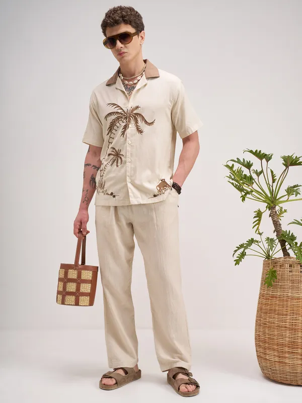 Highlander Men Cream Self Design Regular Fit Casual Shirt