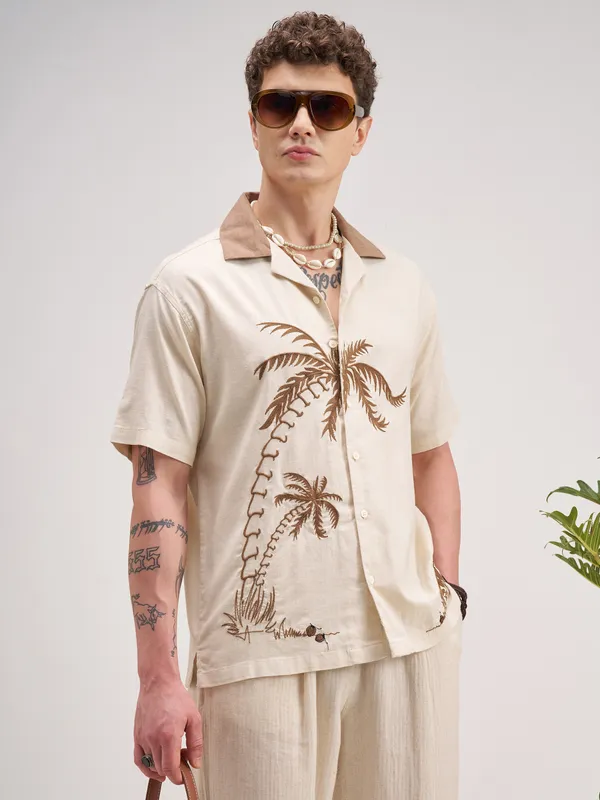 Highlander Men Cream Self Design Regular Fit Casual Shirt