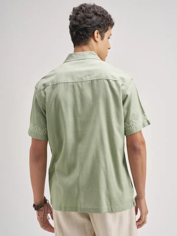 Highlander Men Green Embroidered Relaxed Fit Casual Shirt