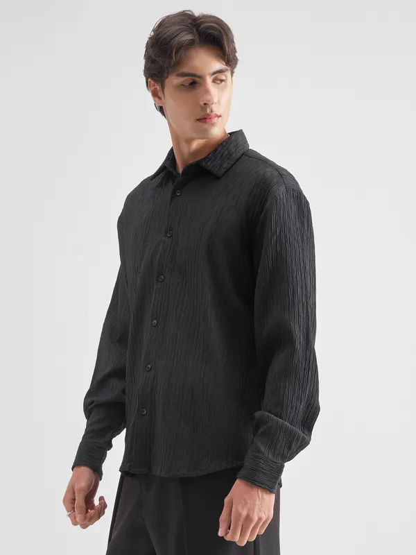 Highlander Men Black Self Design Regular Fit Casual Shirt