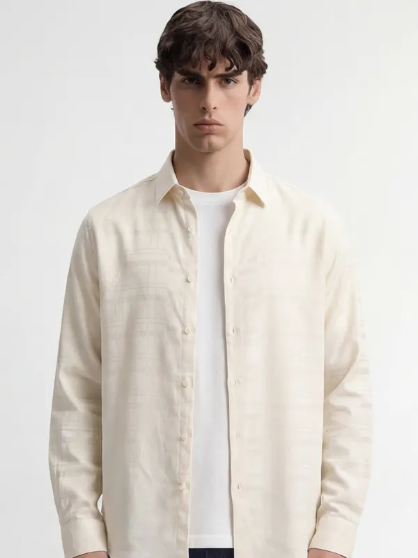 Highlander Men Cream Self Design Slim Fit Casual Shirt